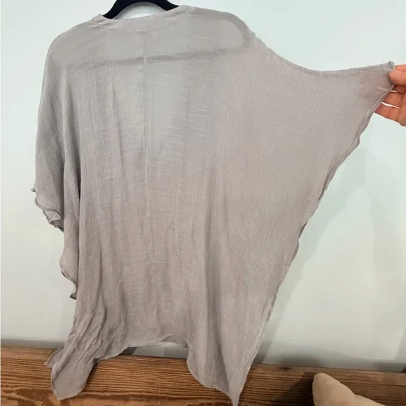 Umgee Light Gray V-Neck Top - Picture 6 of 6